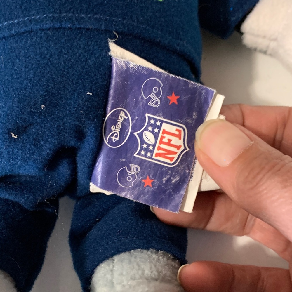 Seahawks NFL Mickey Mouse - Picture 5 of 9